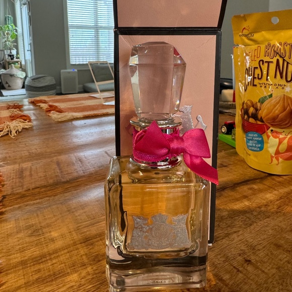 Juicy couture perfume - Picture 2 of 2